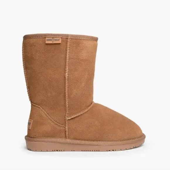 Minnetonka Boots - Picture 1 of 1